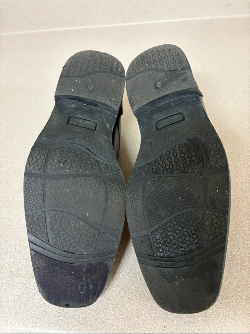 Robert Stonewood Men’s Black Slip-On Dress Shoes size 8?